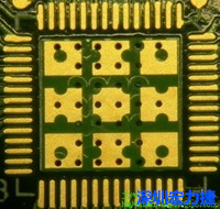 這也是不好的通孔設(shè)計(jì)，但部份通孔已經(jīng)用綠漆(mask)蓋上，但仍有部份通孔未塞孔。 