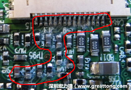 電路板疑似腐蝕氧化，懷疑電流異常過熱造成