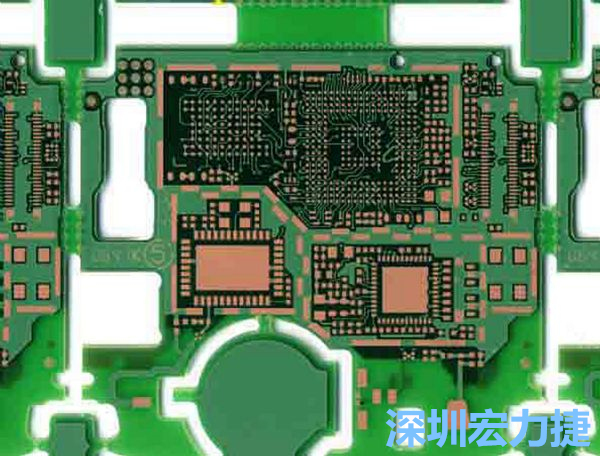 在產(chǎn)品極度要求小型化設(shè)計(jì)時(shí)，可利用HDI板材壓縮主板面積，同時(shí)具減輕重量?jī)?yōu)點(diǎn)。