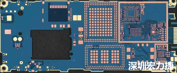 手機可用的PCB空間相當小，而1片式的設計是節(jié)省成本的作法，如何做到區(qū)隔不同子系統(tǒng)、降低雜訊干擾，是設計關鍵。