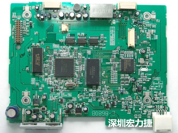 大面積PCB若電子元器件數(shù)量多、重量較重，板材強度不夠時容易產(chǎn)生PCB中央部凹陷問題。