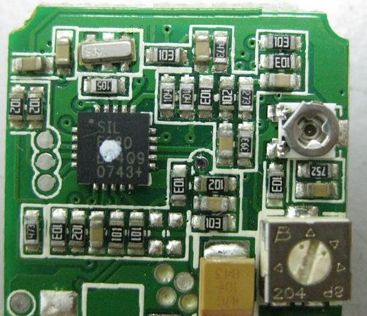 PCBA加工IC元件主要分為DIP及SMD兩大類，DIP 插件的IC，SMD (Surface Mount Device) 表面貼裝元件。